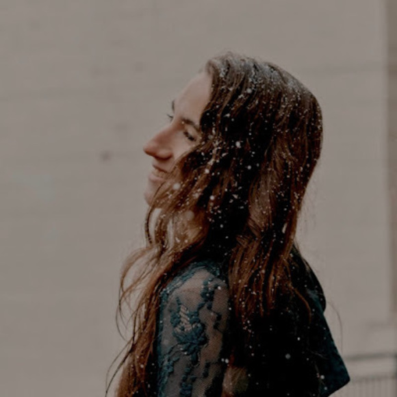 Meet your Posher, Alana - Picture 1 of 1